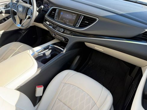 Used 2023 Buick Enclave Avenir w/ Avenir Technology Package image 21