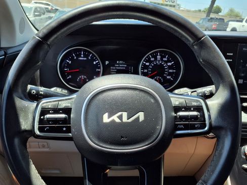 Used 2023 Kia Carnival LX FWD image 29