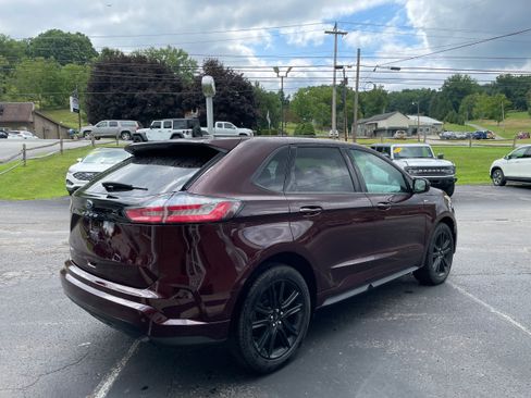 Certified 2024 Ford Edge ST-Line AWD/4WD image 5