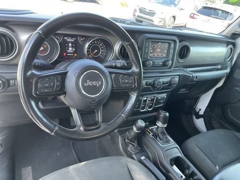 Used 2020 Jeep Gladiator Sport w/ Quick Order Package 24S AWD/4WD image 9