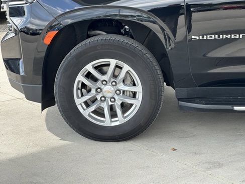 Certified 2024 Chevrolet Suburban LT image 10