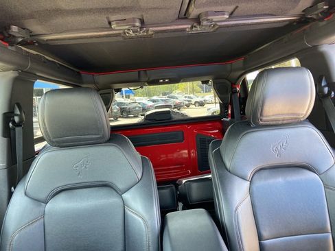 Used 2023 Ford Bronco Badlands w/ Sasquatch Package image 16