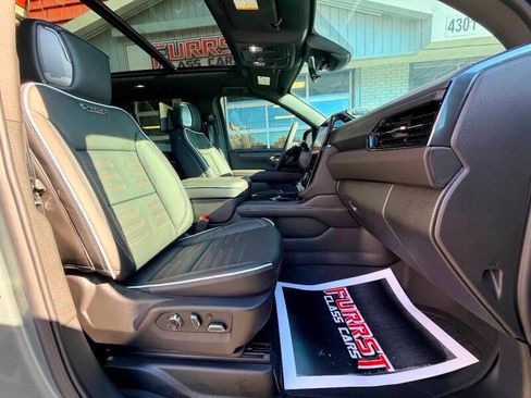 Used 2025 GMC Yukon AT4 Ultimate w/ LPO, Floor Liner Package AWD/4WD image 46