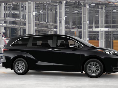 New 2026 Toyota Sienna XLE FWD image 13