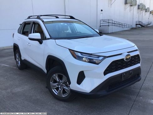 Used 2023 Toyota RAV4 XLE w/ Convenience Package FWD image 6