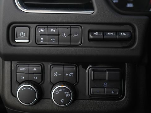 Used 2021 Chevrolet Suburban High Country w/ Premium Package image 26