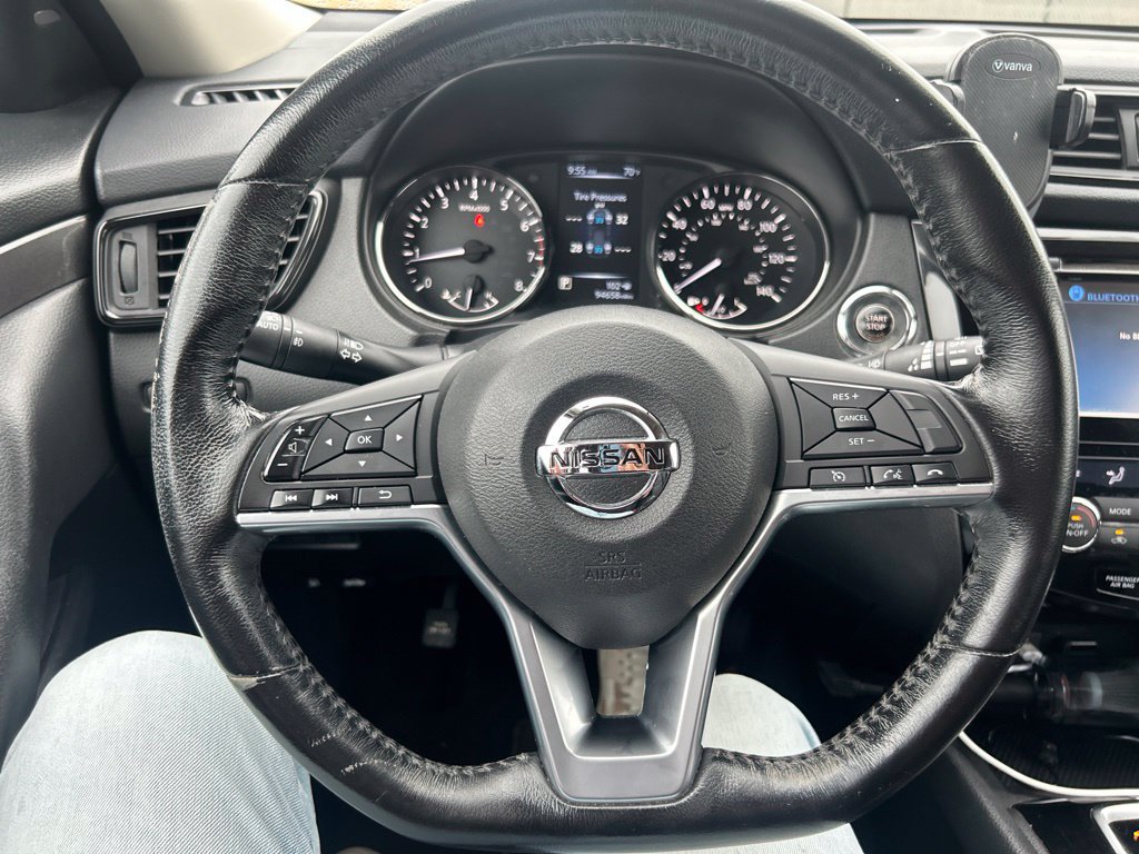 Used 2017 Nissan Rogue SV w/ SV Premium Package AWD/4WD image 23