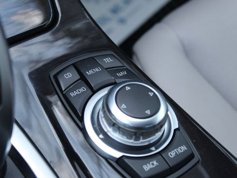 Used 2012 BMW 528i xDrive 528i xDrive Sedan 4D image 31