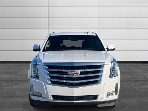Used 2017 Cadillac Escalade Luxury image 8