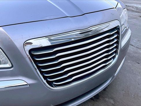 Used 2014 Chrysler 300 image 25