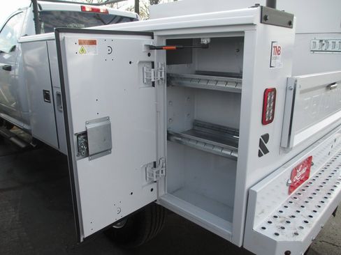 Used 2024 RAM 3500 Tradesman w/ Safety Group image 13