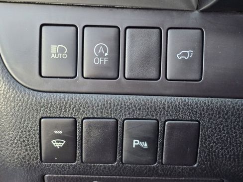 Used 2017 Toyota Highlander Limited image 21