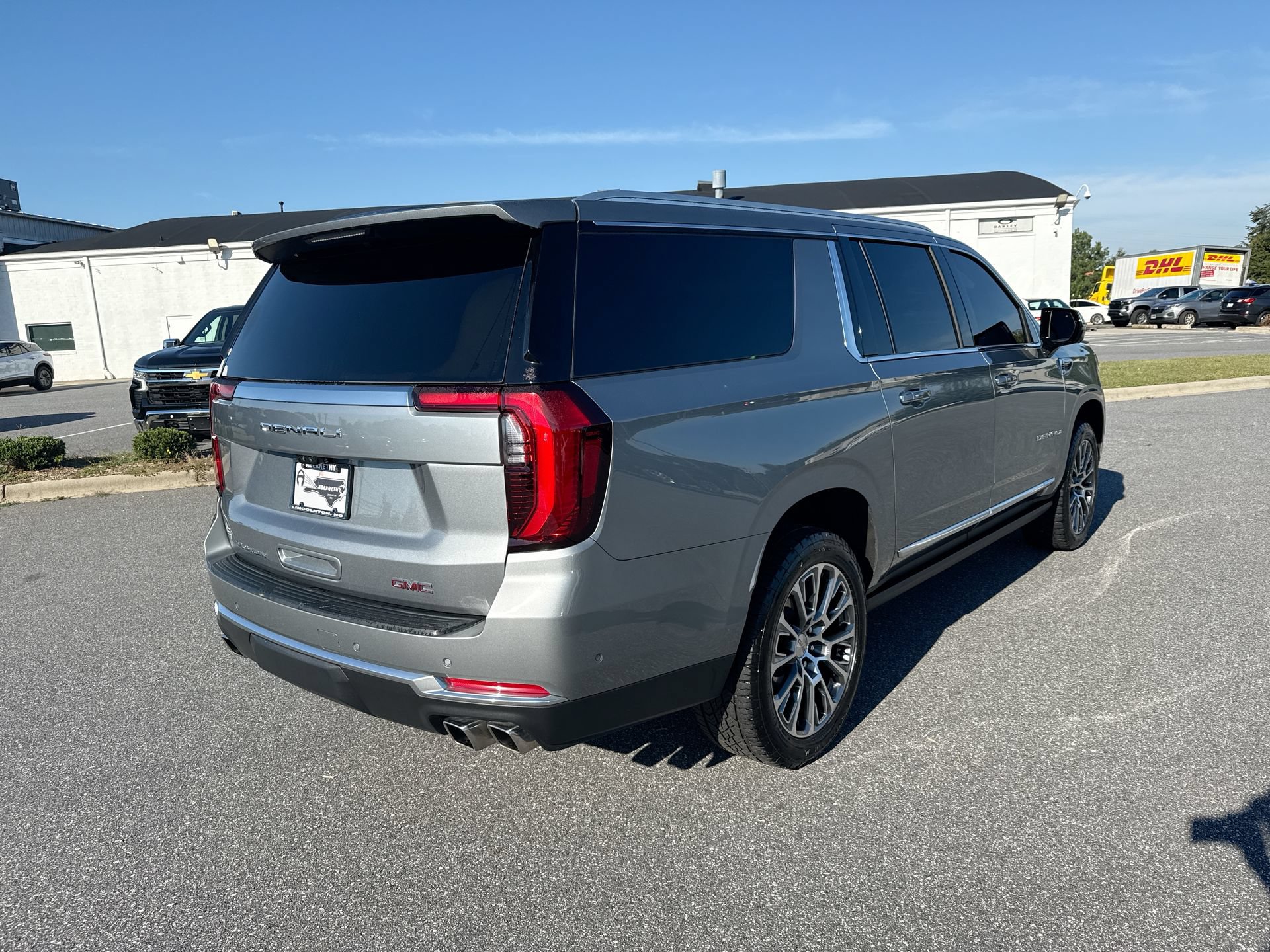 Certified 2025 GMC Yukon XL Denali w/ Denali Reserve Package AWD/4WD image 6
