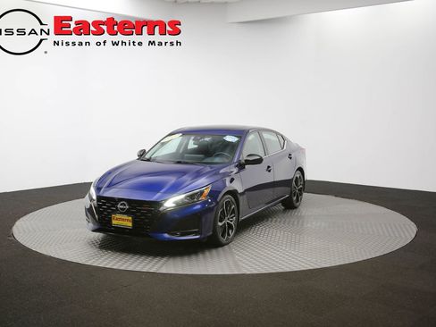 Used 2023 Nissan Altima 2.5 SR w/ SR Premium Package image 55