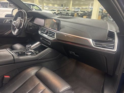 Used 2022 BMW X6 M50i w/ Executive Package image 9