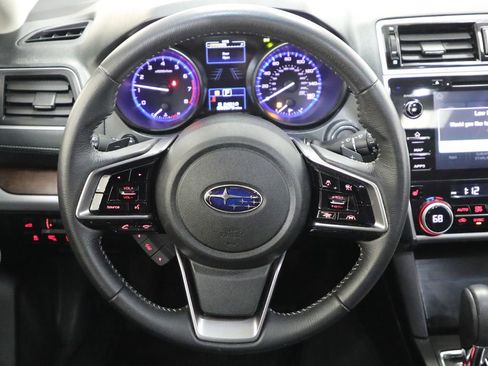 Used 2019 Subaru Outback 3.6R Limited w/ Popular Package #2 AWD/4WD image 3