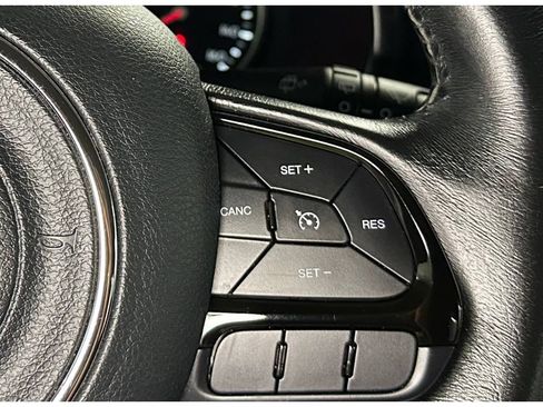 Used 2018 Jeep Renegade Altitude FWD image 26