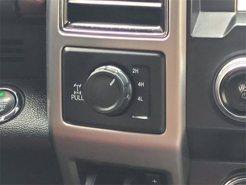 Used 2021 Ford F250 Platinum image 17