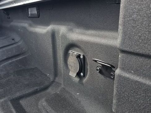 Used 2022 Nissan Frontier SV image 30