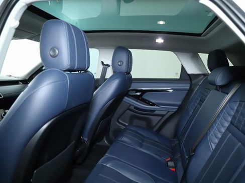 Used 2020 Land Rover Range Rover Evoque SE image 19