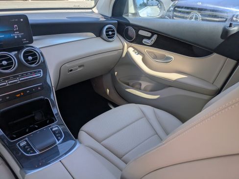 Used 2022 Mercedes-Benz GLC 300 4MATIC image 16