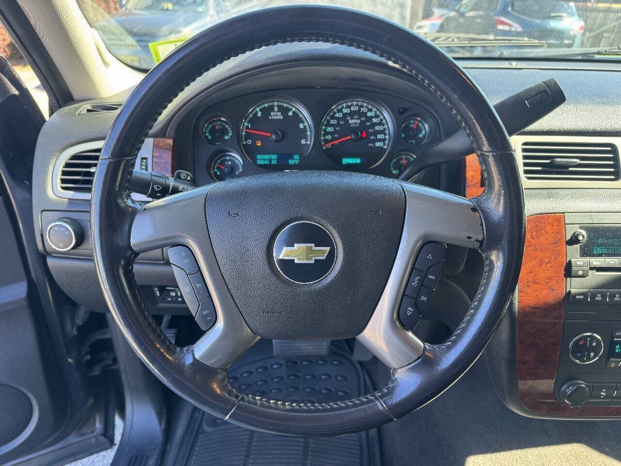 Used 2011 Chevrolet Avalanche LT AWD/4WD image 21