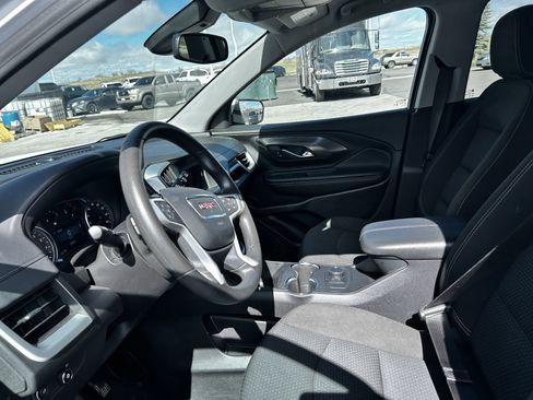 Used 2024 GMC Terrain SLE AWD/4WD image 10