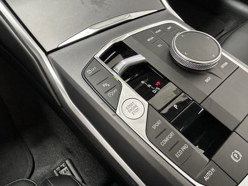 Used 2025 BMW 230i xDrive Coupe w/ Premium Package image 21