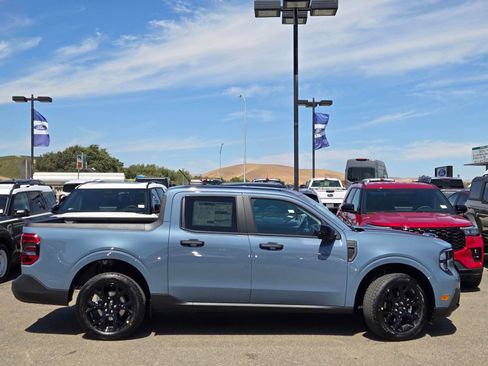 New 2025 Ford Maverick XLT w/ Black Appearance Package AWD/4WD image 4