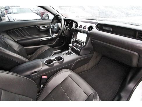 Used 2018 Ford Mustang GT Premium w/ GT Performance Package RWD image 27