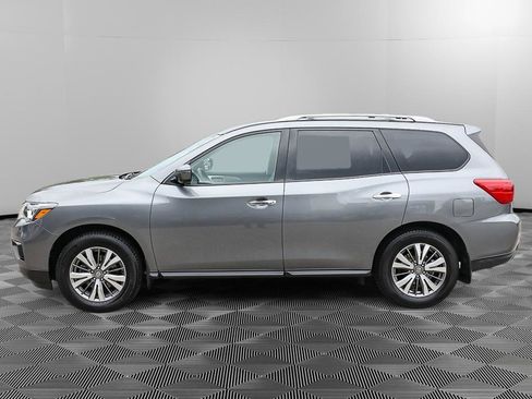 Used 2019 Nissan Pathfinder SL AWD/4WD image 2