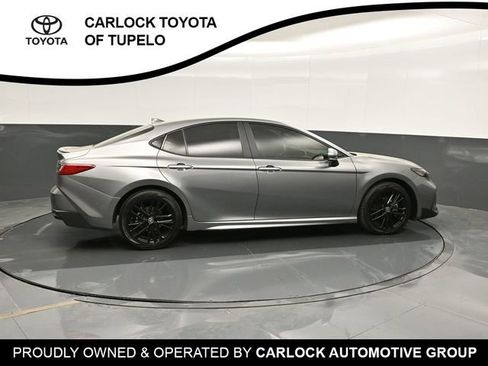 Used 2025 Toyota Camry SE image 4