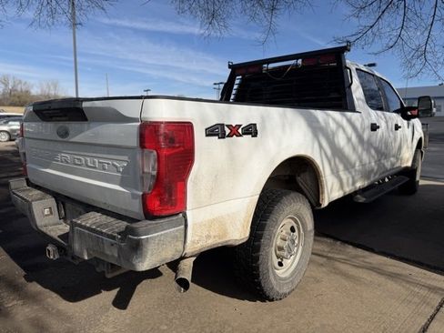 Used 2022 Ford F250 XL w/ Power Equipment Group image 4