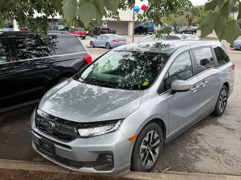 Used 2025 Honda Odyssey EX-L image 4