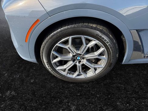 Used 2023 BMW X7 xDrive40i w/ Premium Package image 9