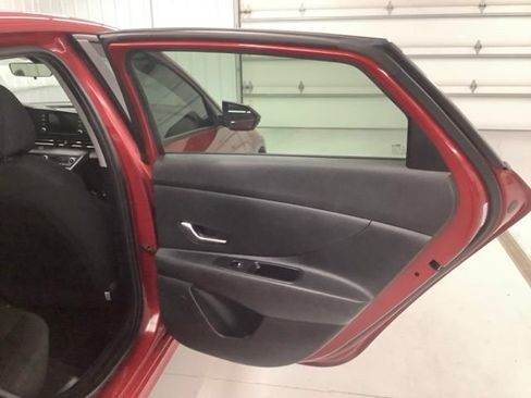 Used 2021 Hyundai Elantra SEL FWD image 9