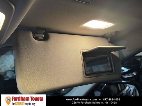 Used 2023 Toyota Highlander XLE AWD/4WD image 32