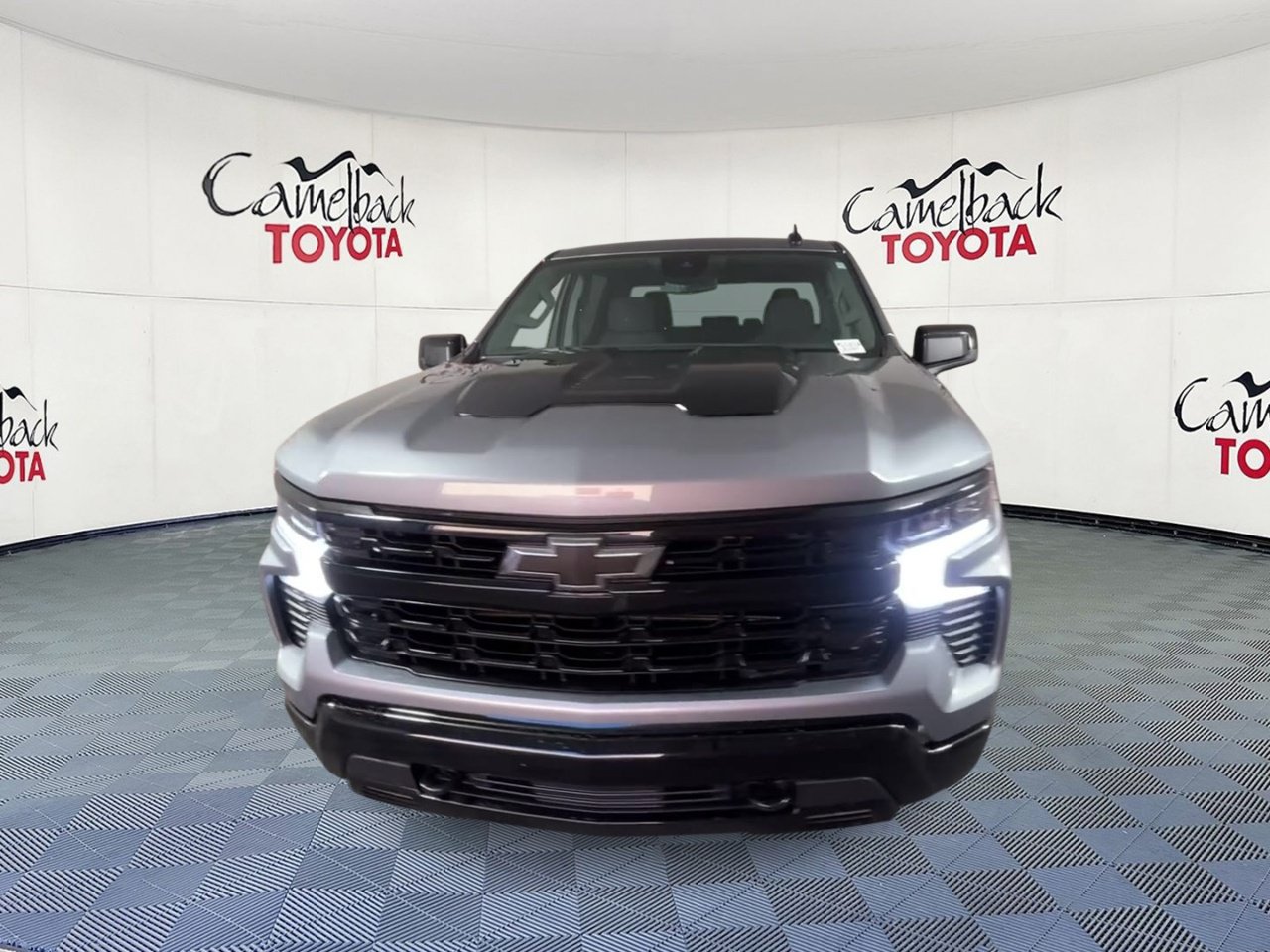 Used 2026 Chevrolet Silverado 1500 LT Trail Boss w/ Dark Appearance Package AWD/4WD image 6