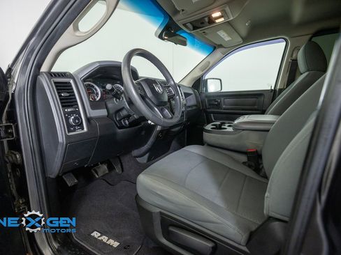 Used 2018 RAM 1500 Express w/ Express Value Package AWD/4WD image 10