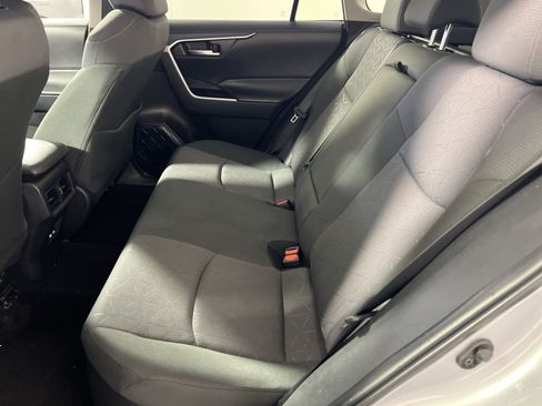 Used 2025 Toyota RAV4 XLE AWD/4WD image 25