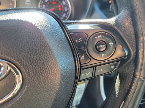 Used 2021 Toyota RAV4 LE image 23