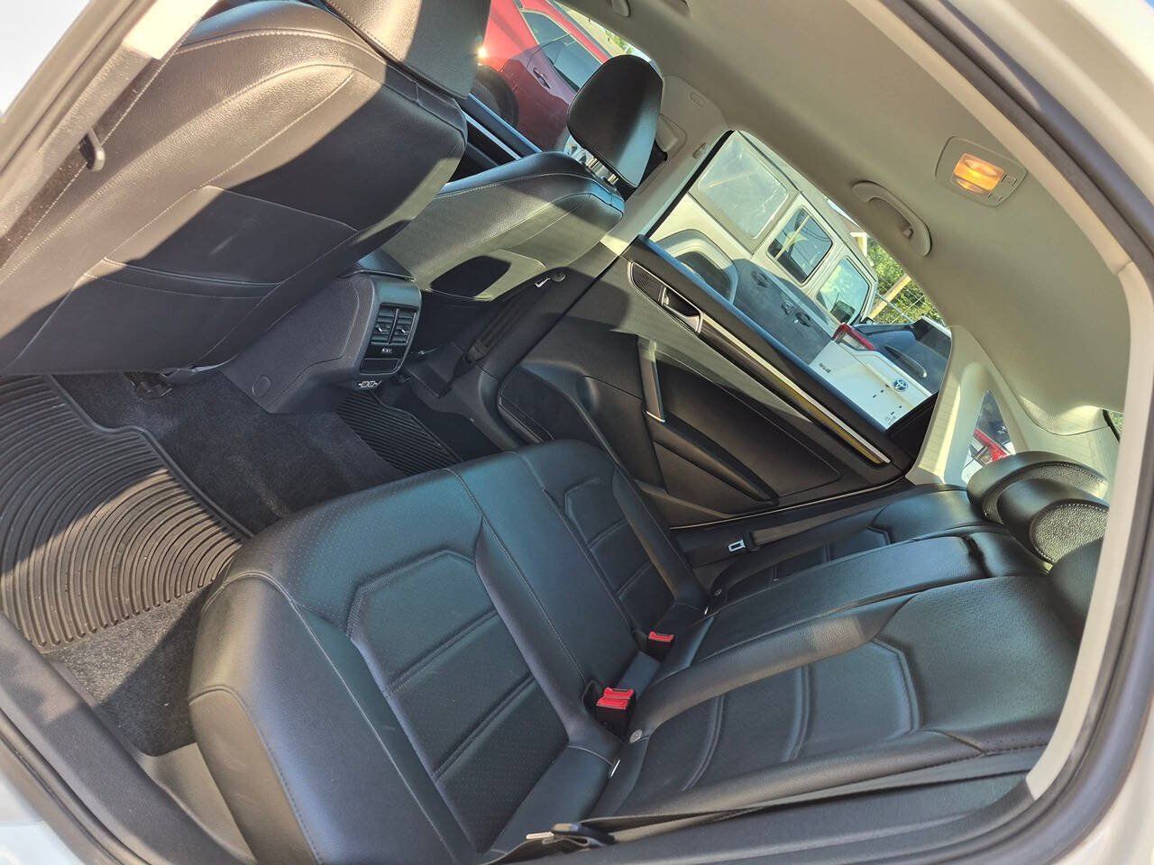 Used 2019 Volkswagen Passat 2.0T SE R-Line FWD image 18