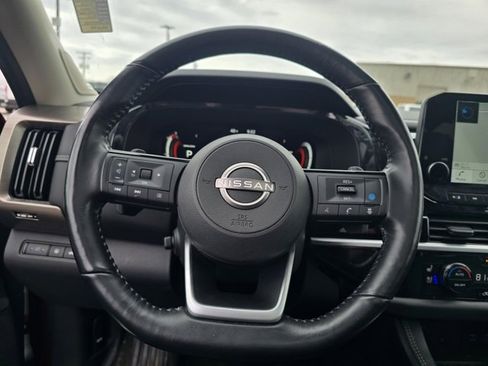 Used 2022 Nissan Pathfinder Platinum image 31