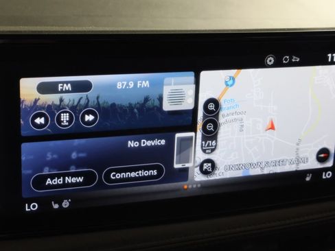 Used 2023 Nissan Ariya FWD image 23