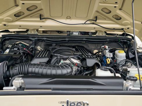 Used 2011 Jeep Wrangler Unlimited Sport image 15