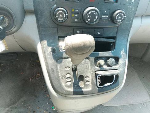 Used 2006 Kia Sedona FWD image 34