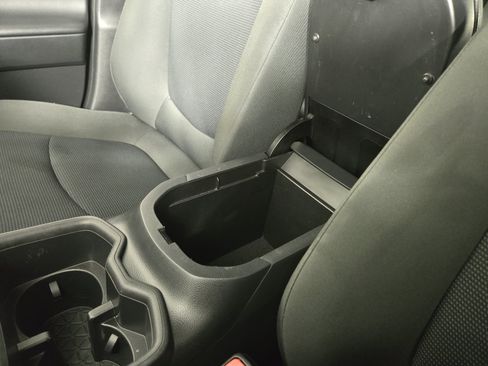 Used 2022 Toyota RAV4 LE AWD/4WD image 26