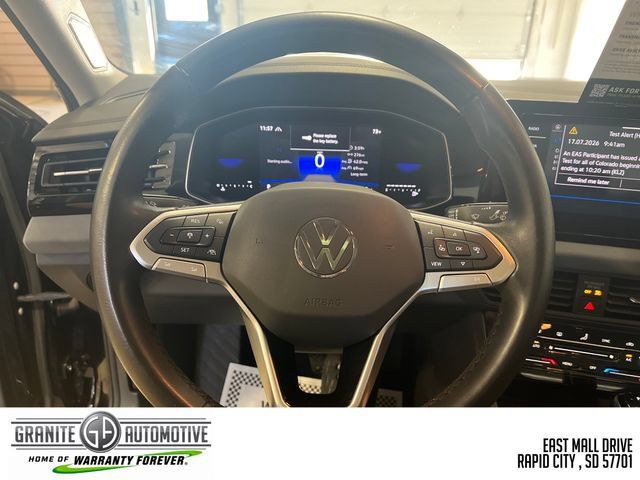 Used 2025 Volkswagen Jetta SE FWD image 10