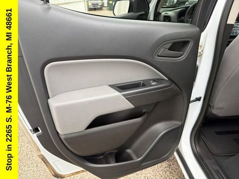 Used 2022 Chevrolet Colorado W/T RWD image 16