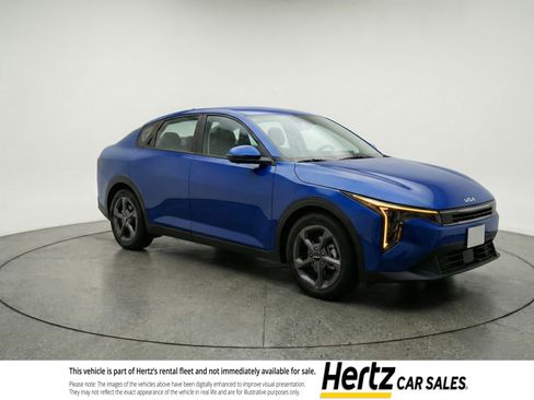 Used 2025 Kia K4 LXS image 1